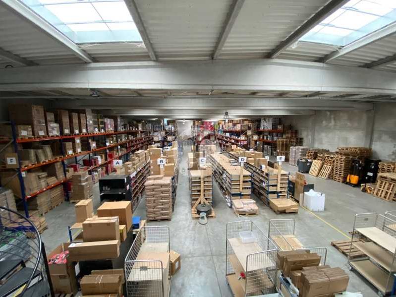 Aires d'Entreprises vous propose, à la location, 