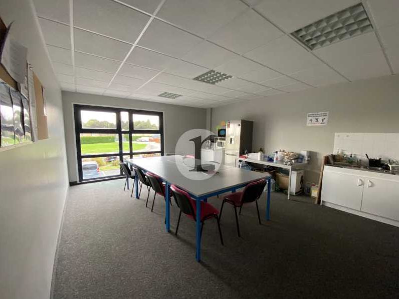 Aires d'Entreprises vous propose, à la location, 