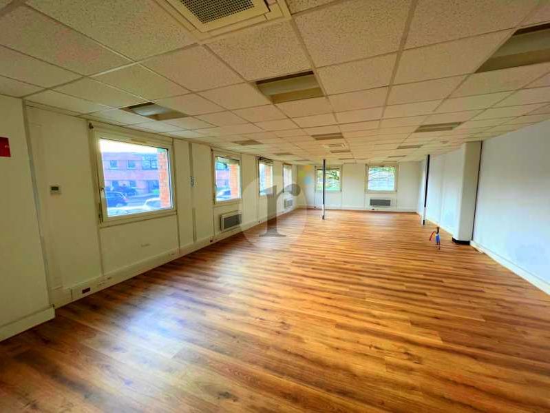 Aires d'Entreprises vous propose, à la location,