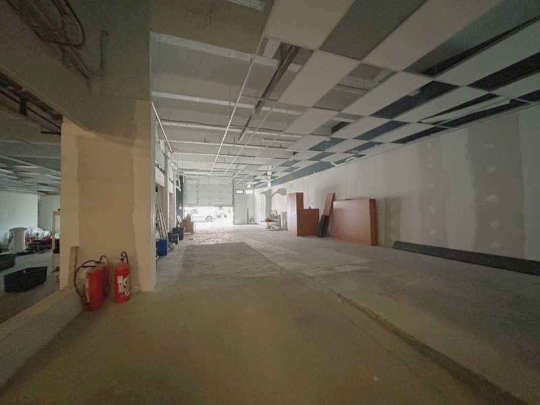 Aires d'Entreprises vous propose, à la location, 