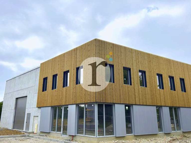 Aires d'Entreprises vous propose, à la location, 