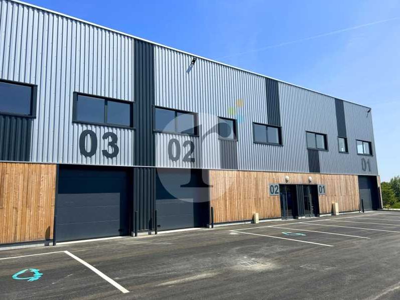 Aires d'Entreprises vous propose, à la location, 