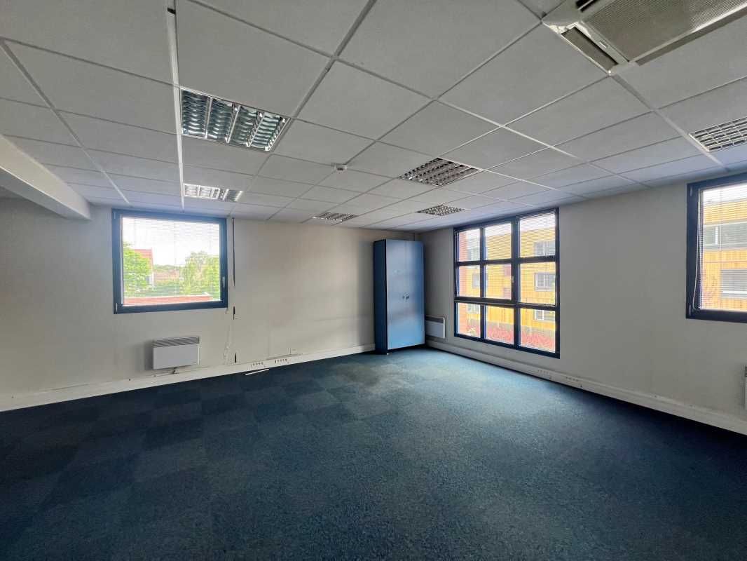 Aires d'Entreprises vous propose, à l'acquisition