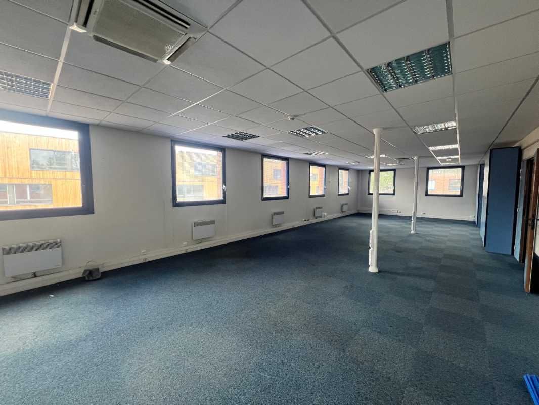 Aires d'Entreprises vous propose, à l'acquisition