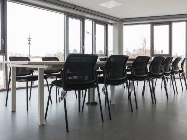 Aires d'Entreprises vous propose, à la location, 