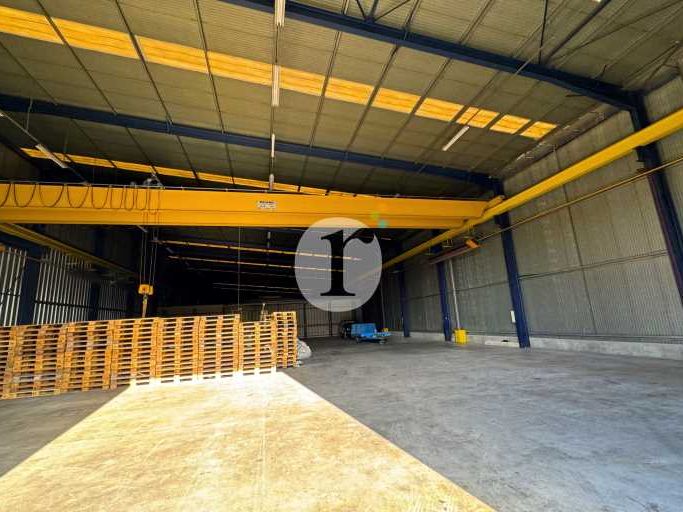 Aires d'Entreprises vous propose, à la location, 