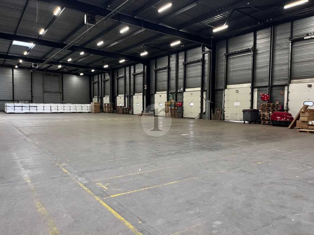 Aires d'Entreprises vous propose, à la location, 