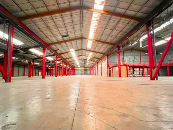 Aires d'Entreprises vous propose, à la location, 