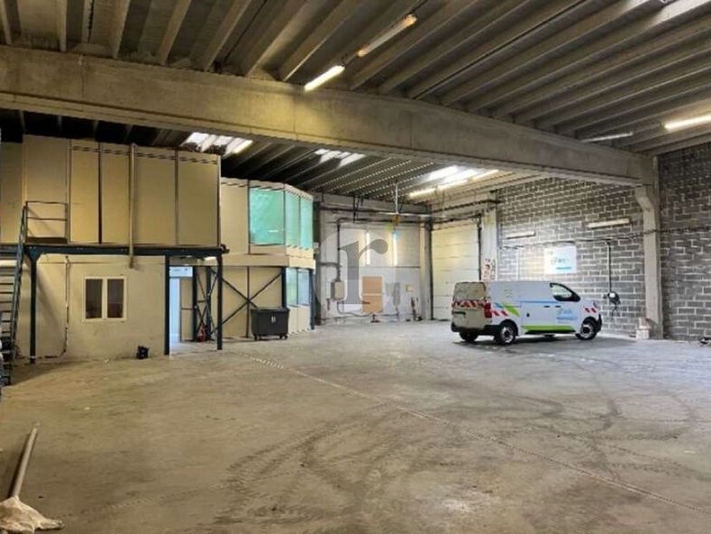 Aires d'Entreprises vous propose, à la location, 