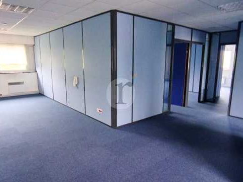 Aires d'entreprises vous propose, à la location, 