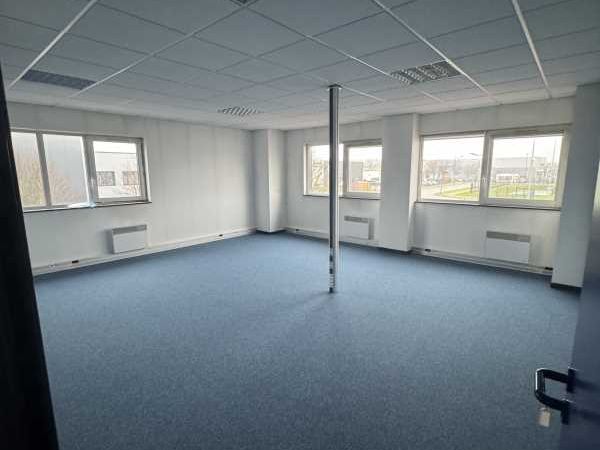 Aires d'entreprises vous propose, à la location, 