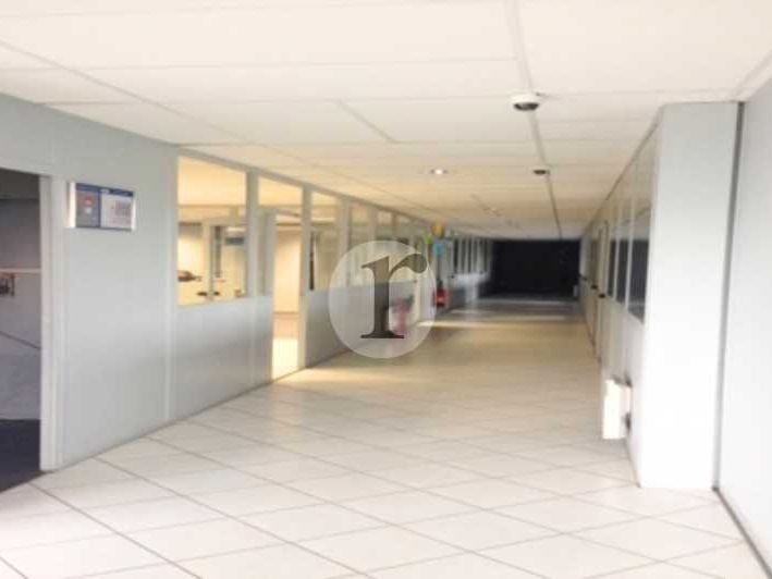 Aires d'Entreprises vous propose, à la location, 