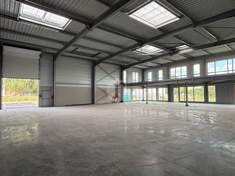 Aires d'Entreprises vous propose, à la location o