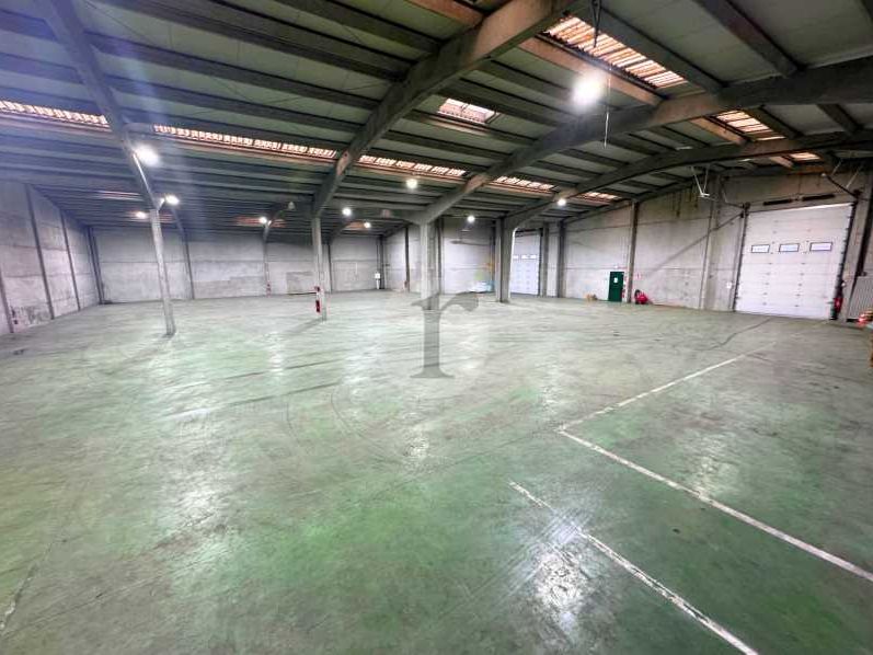 Aires d'Entreprises vous propose, à la location, 