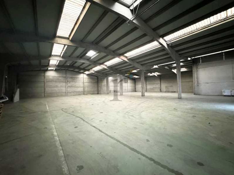 Aires d'Entreprises vous propose, à la location, 