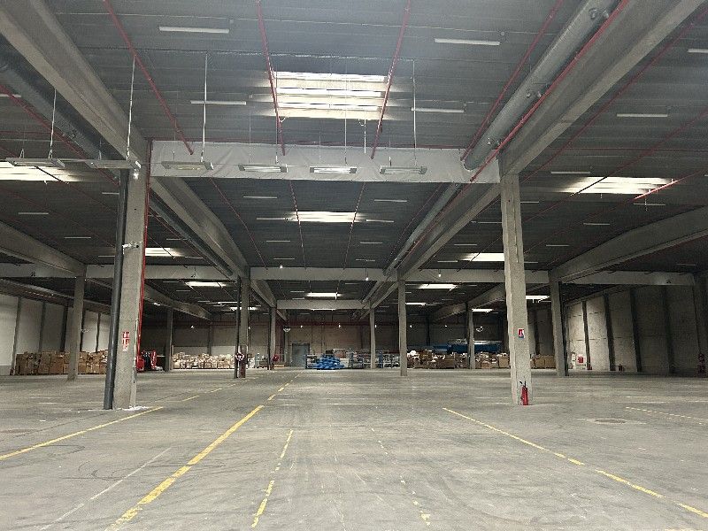 Aires d'Entreprises vous propose, à la location, 