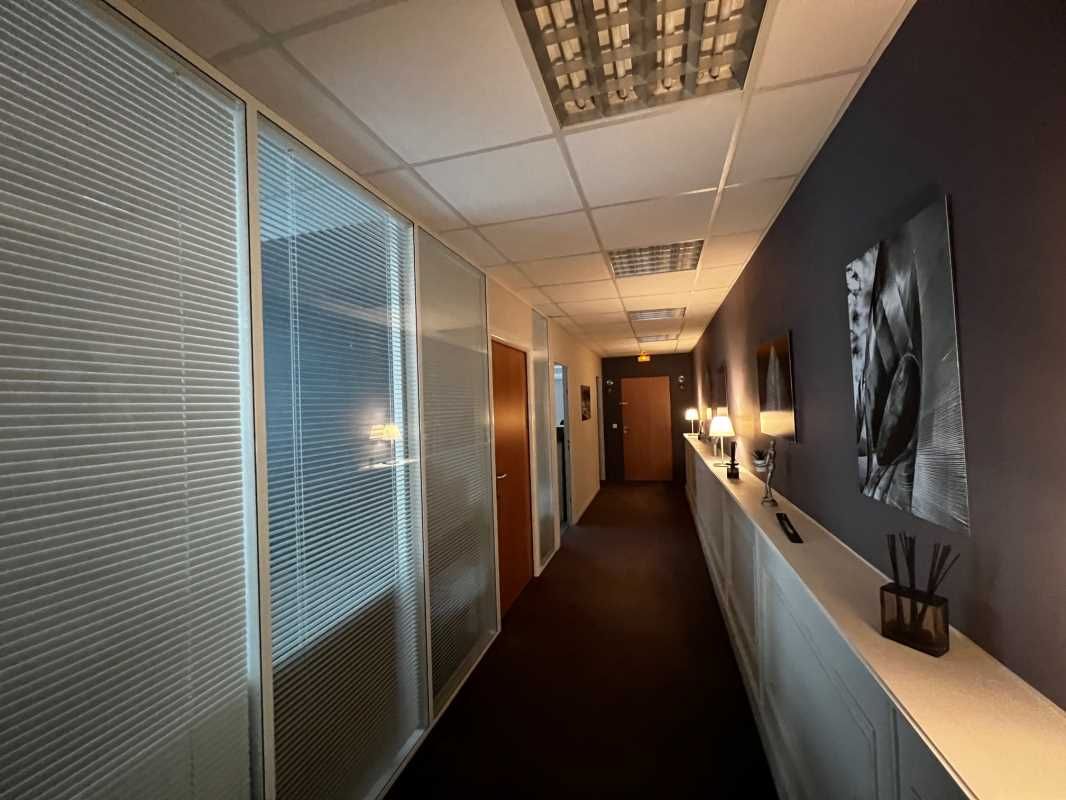 Aires d'Entreprises vous propose, à la location, 