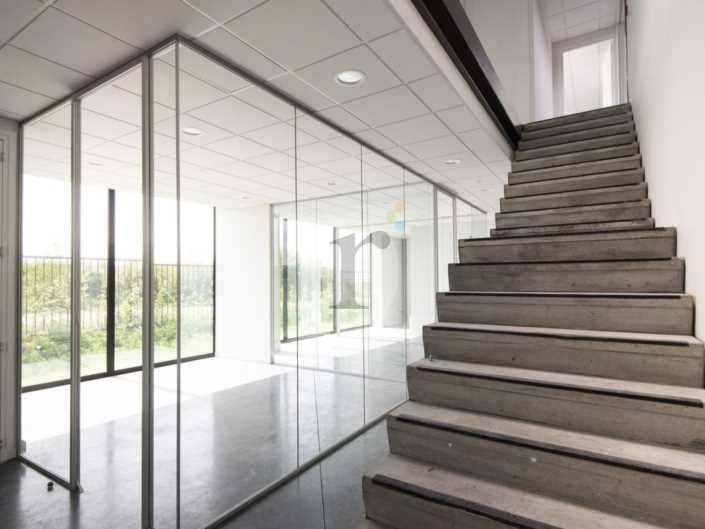 Aires d'Entreprises vous propose, à la location, 