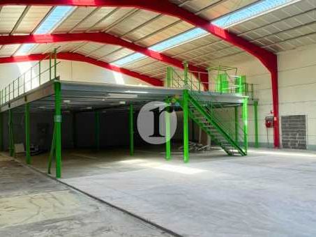 Aires d'Entreprises vous propose, à la location, 