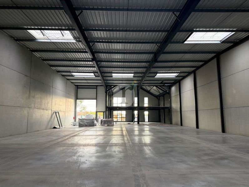 Aires d'Entreprises vous propose, à la location, 