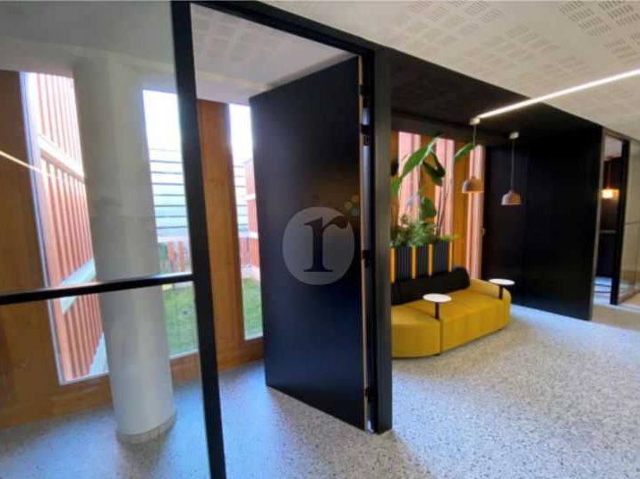 Aires d'Entreprises vous propose, à la location,