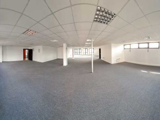 Aires d'Entreprises vous propose, à la location, 