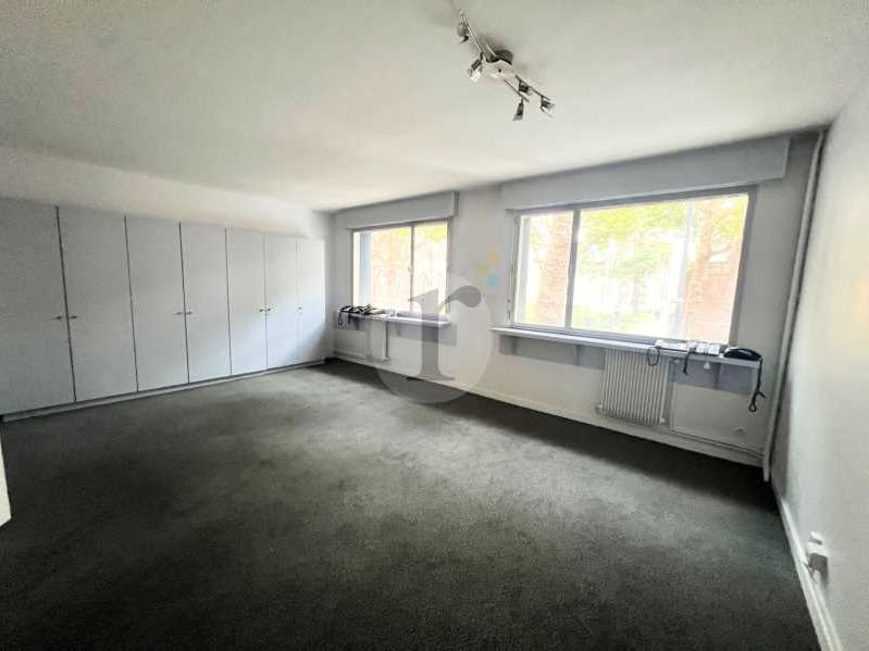 Aires d'Entreprises vous propose, à la vente cett