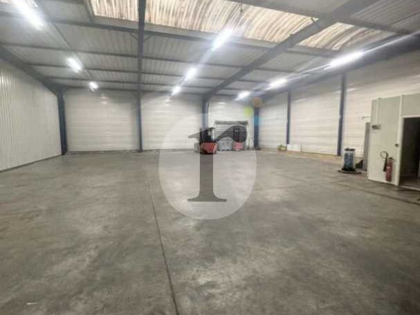 Aires d'Entreprises vous propose, à la location, 