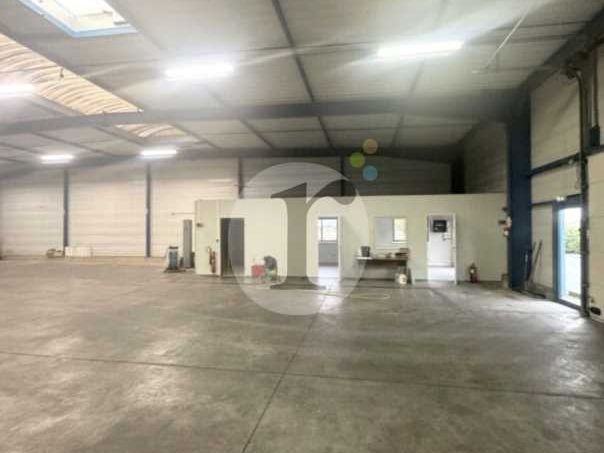 Aires d'Entreprises vous propose, à la location, 