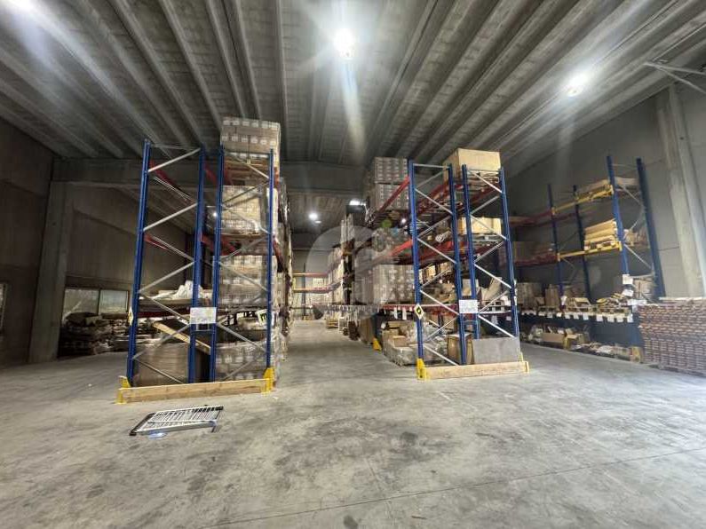 Aires d'Entreprises vous propose, à la location, 