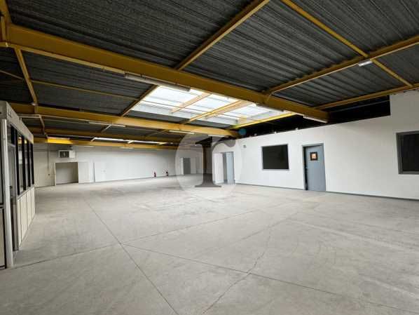 Aires d'Entreprises vous propose, à la location, 