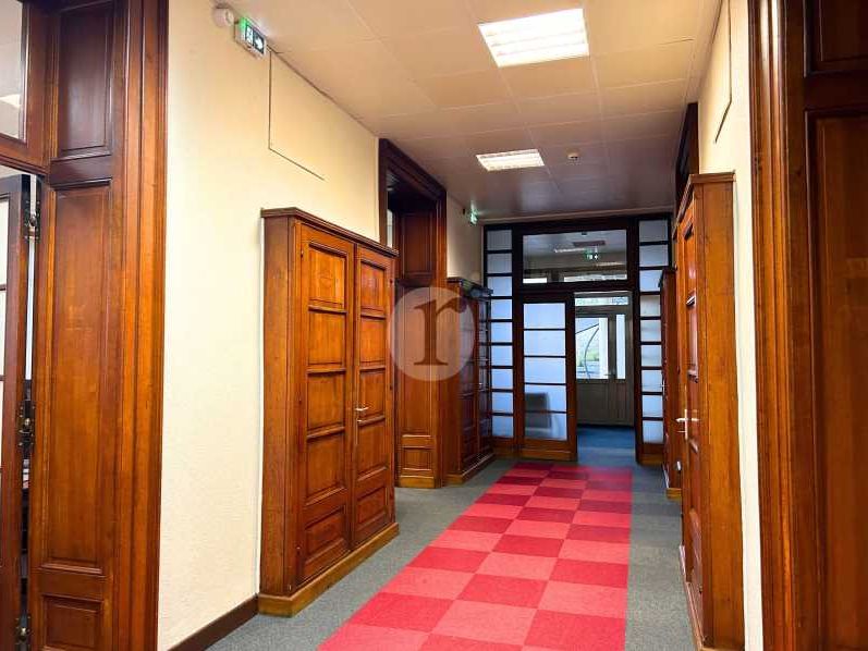 Aires d'Entreprises vous propose, à la location, 