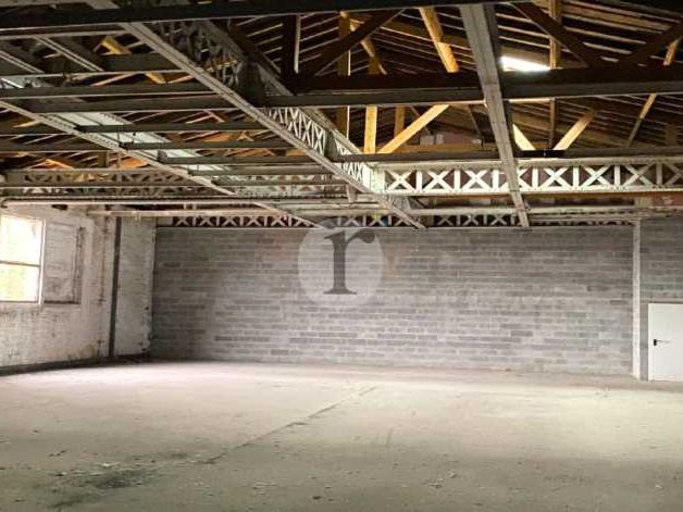 Aires d'Entreprises vous propose, à la location, 