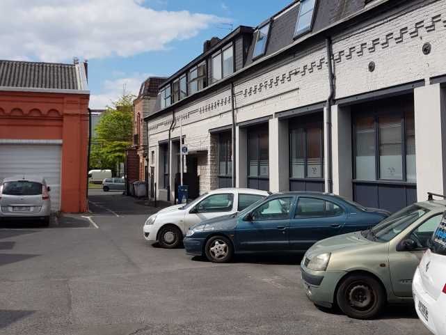 Aires d'Entreprises vous propose, à la location, 