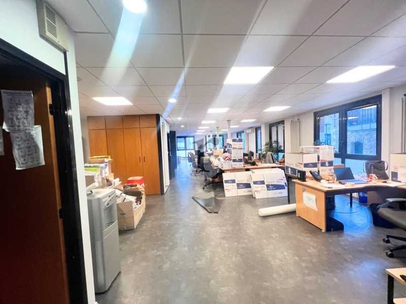 Aires d'Entreprises vous propose, à la location, 