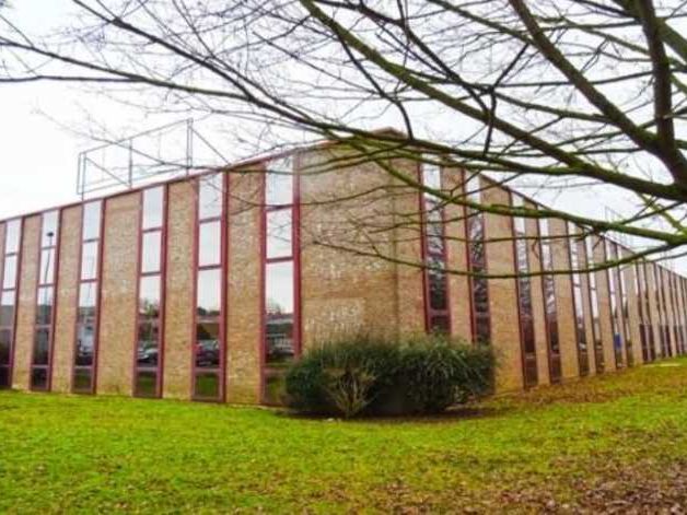 Aires d'Entreprises vous propose cet immeuble de 