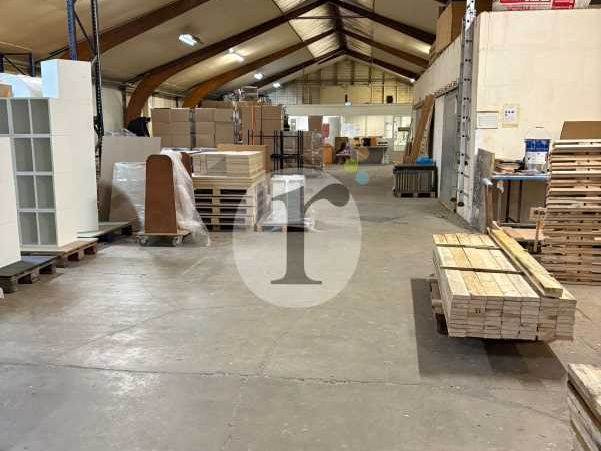 Aires d'Entreprises vous propose, à la location, 