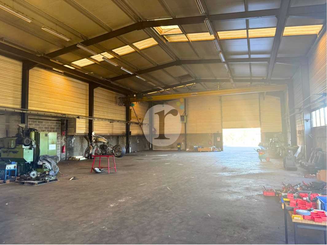 Aires d'Entreprises vous propose, à la vente, ce 