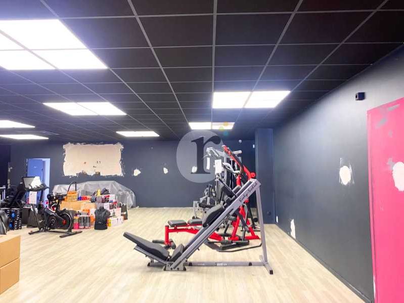 Aires d'Entreprises vous propose, à la location, 