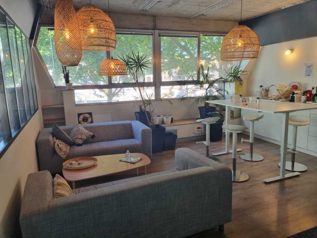 A quelques mètres du métro, au coeur du centre vi