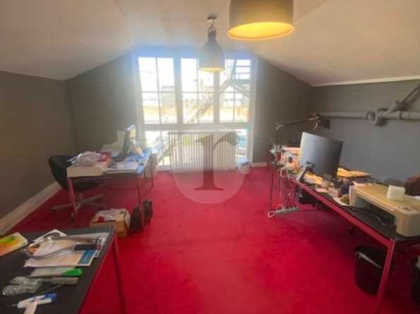 Aires d'Entreprises vous propose, à l'acquisition