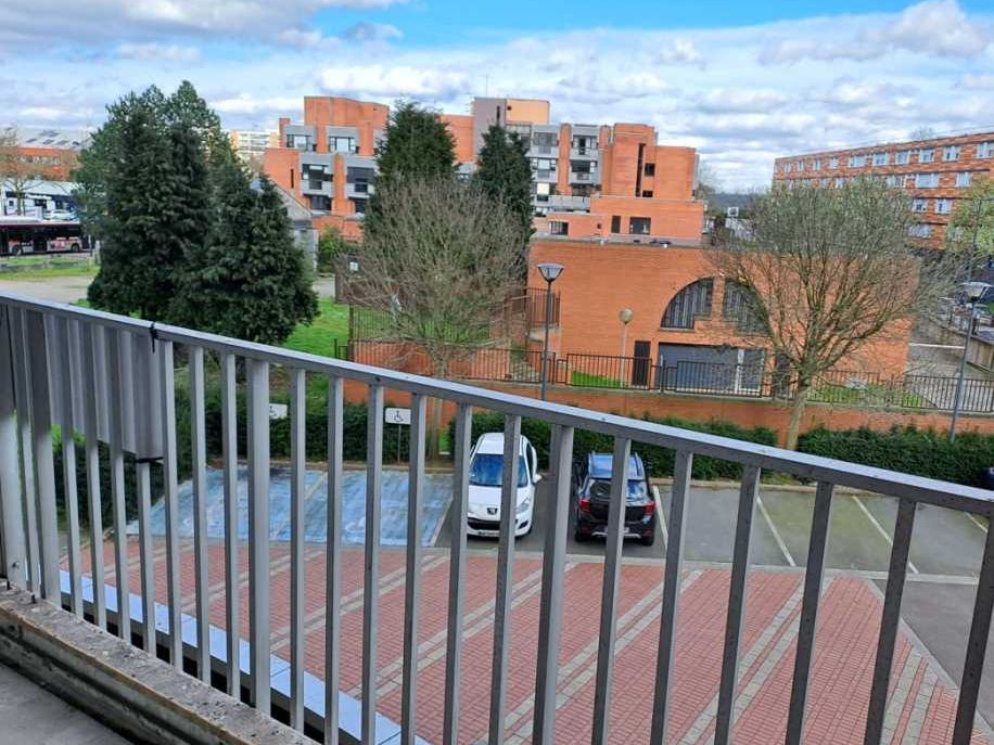 Aires d'Entreprises vous propose, à la location, 