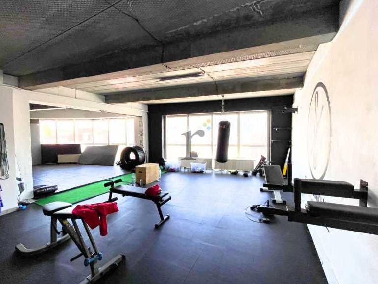 Aires d'Entreprises vous propose, à l'acquisition