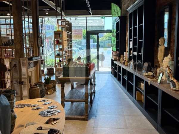 Aires d'Entreprises vous propose, à la location, 