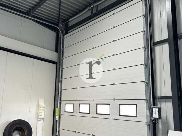 Aires d'Entreprises vous propose, à la location, 