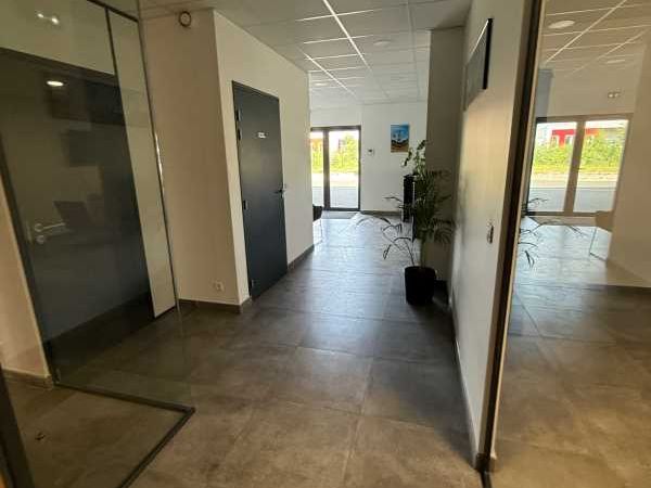 AIRES D'ENTREPRISES vous propose à la location ce