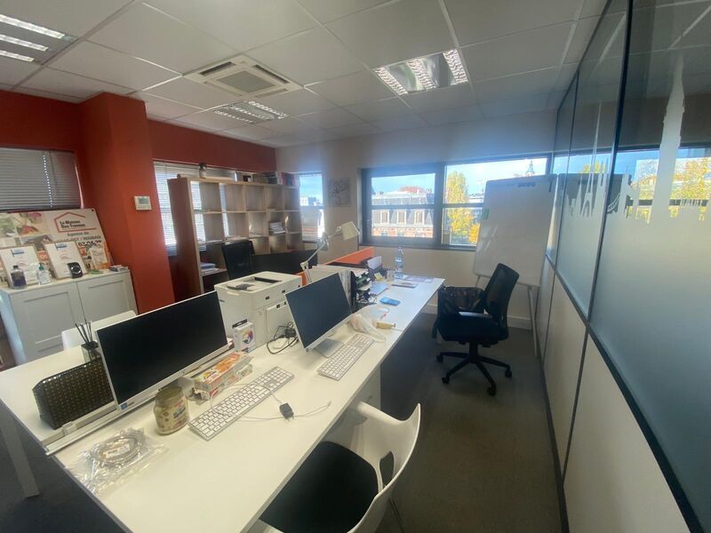 Aires d'Entreprises vous propose, à l'acquisition