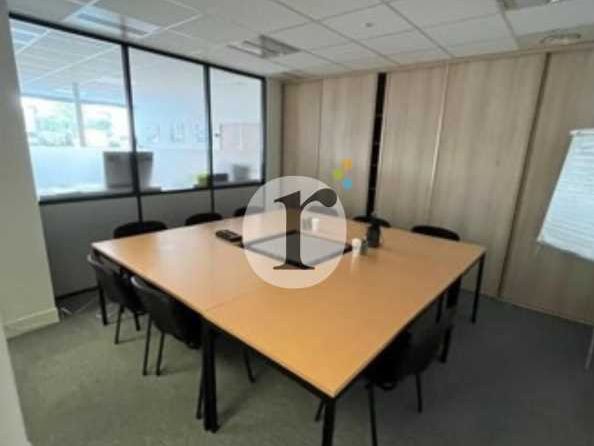 Aires d'Entreprises vous propose, à la location,