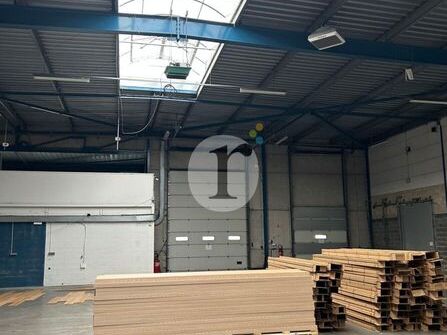 Aires d'Entreprises vous propose, à la location, 