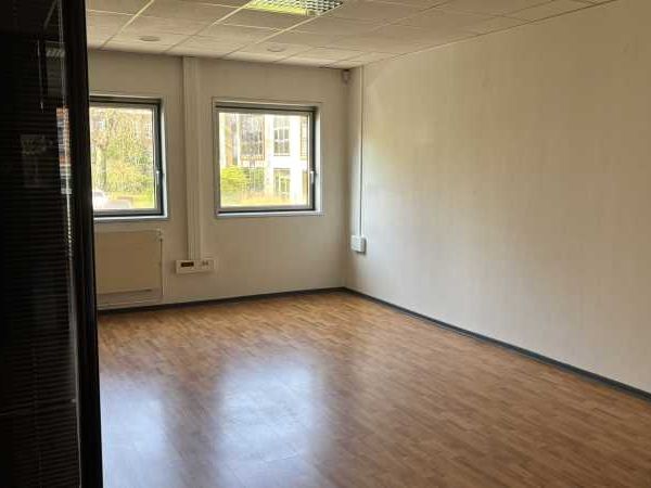 Aires d'Entreprises vous propose, à la location, 